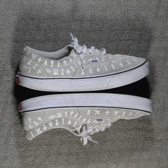 RARE! Vans Women's Size 9 Cream Suede with ALIEN Embossed Images Sneakers - Picture 5 of 7